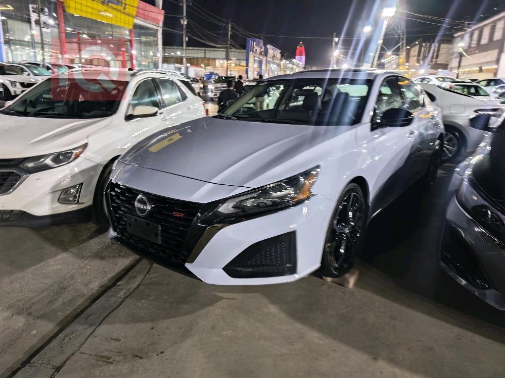 نيسان ألتيما